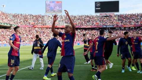 10 ngày định thành bại cả mùa giải của Barca 